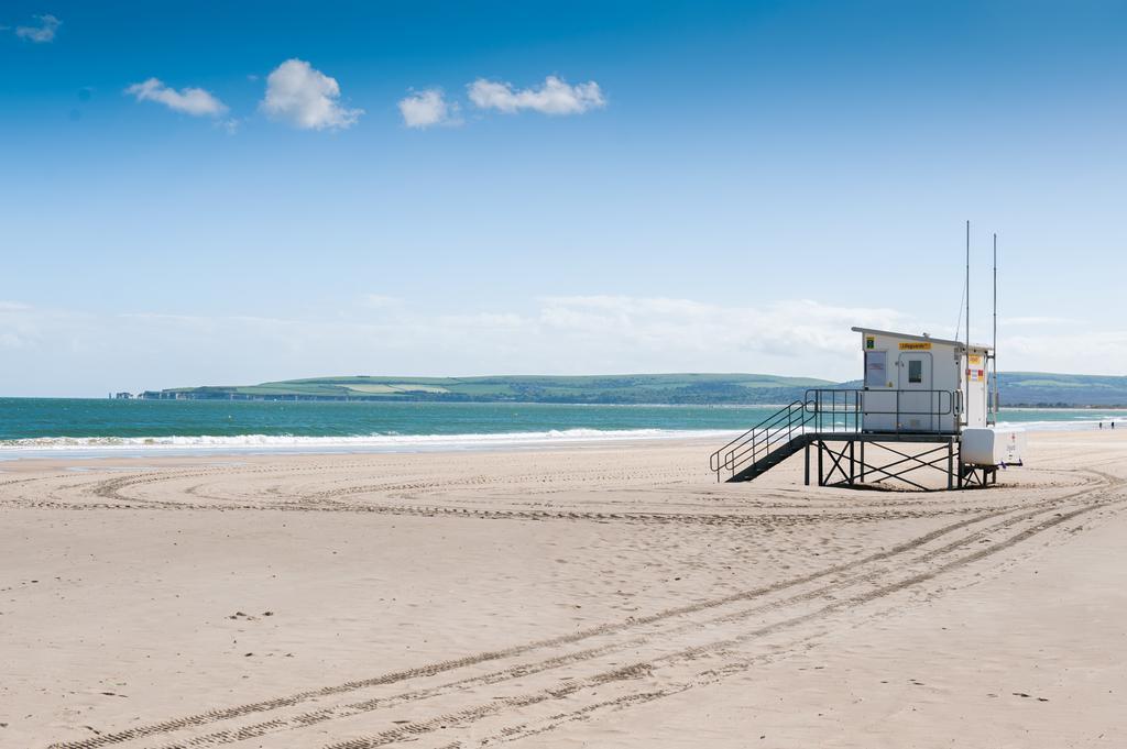 The Canford Poole Esterno foto